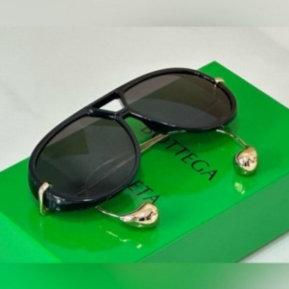 Bottega Veneta Elegant Black Gold Temple Aviator Shades